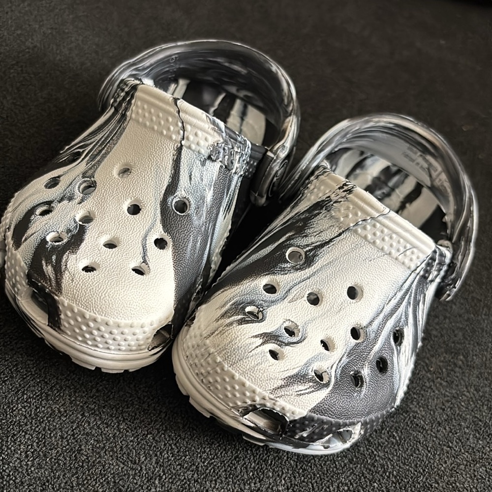 Toddler Crocs - Picture 4 of 7